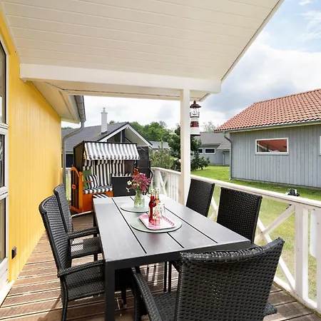 Strandhaus Mit Ueberdachter Terrasse Großenbrode