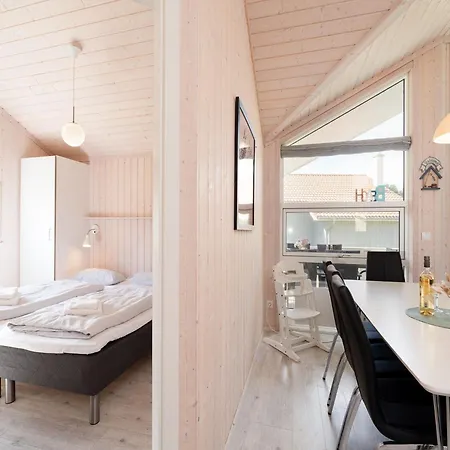 Strandhaus Mit Ueberdachter Terrasse *
