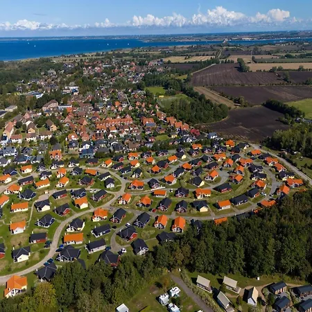 Strandhaus Mit Ueberdachter Terrasse *